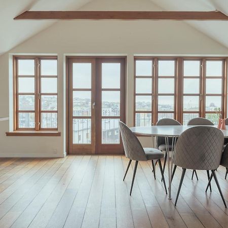 Penthouse / 4 Bedroom / Downtown / Harbour View Torshavn Bagian luar foto