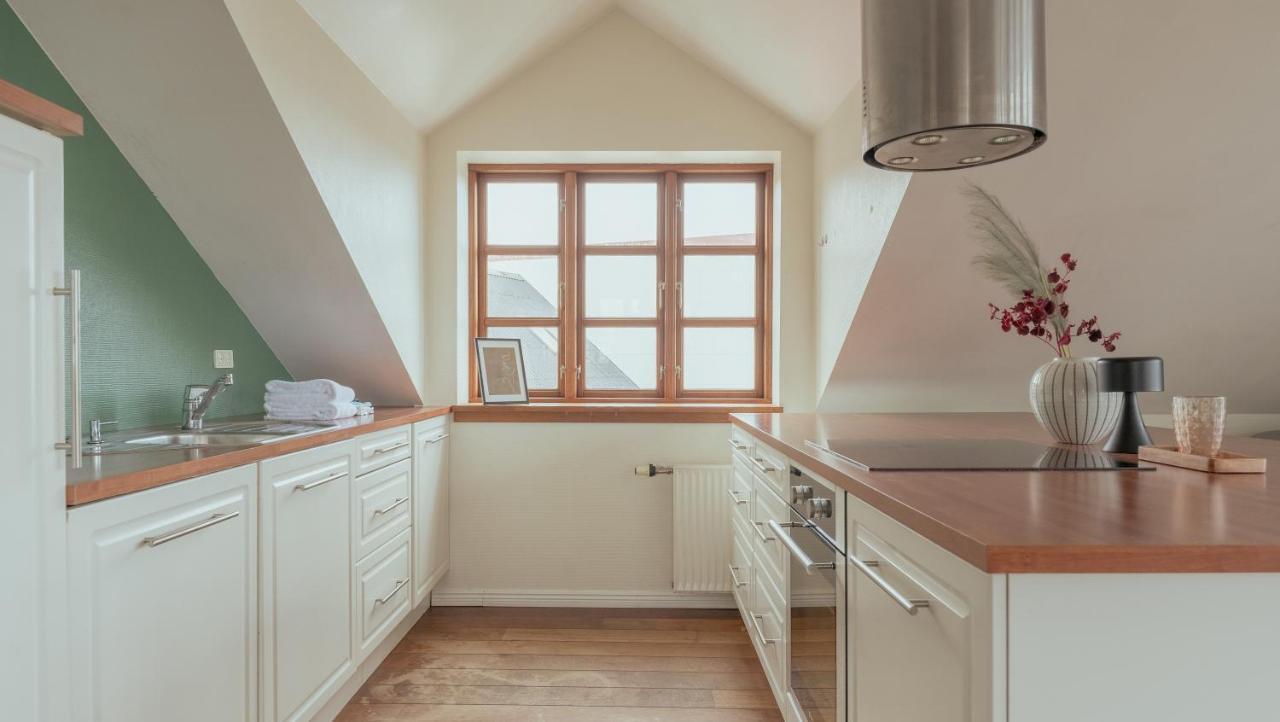 Penthouse / 4 Bedroom / Downtown / Harbour View Torshavn Bagian luar foto